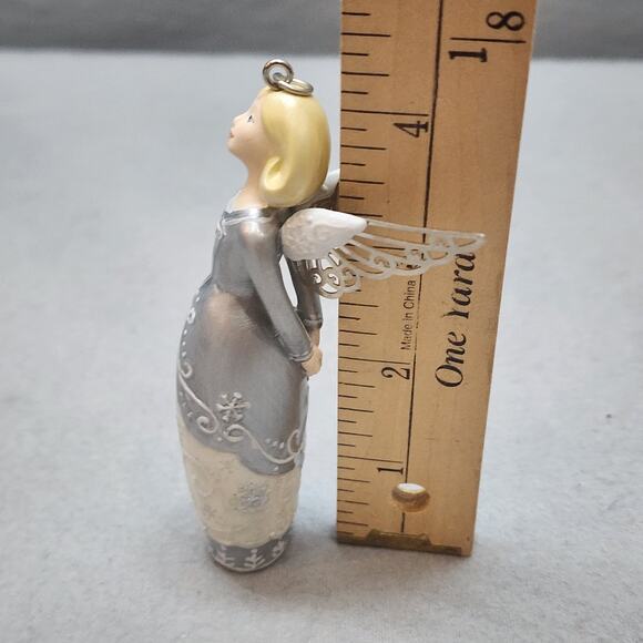 Vintage Hallmark Keepsake Joyful Tidings Arianne 2005 Christmas Ornament - Picture 5 of 6